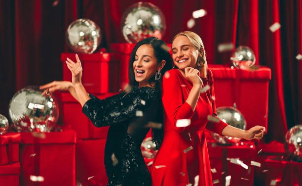 ONE LAST LOOK IN FASHION OF YEAR