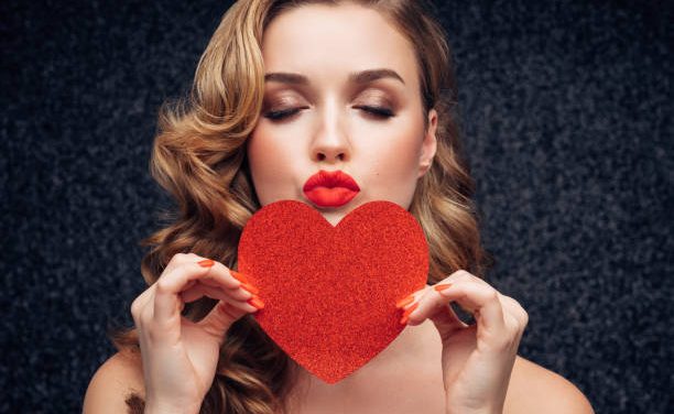 HOW DO YOU DRESS OF VALENTIN DAY