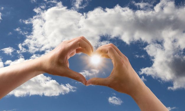 Un oeil à le soleil et le zodiaque de Taureau