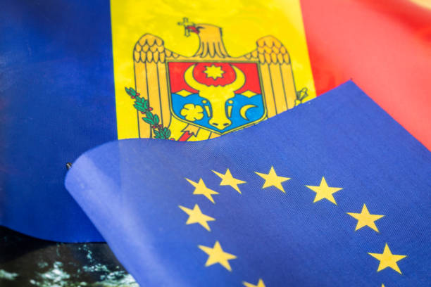 ALEGERI PREZIDENȚIALE ÎN MOLDOVA, REFERENDUM PENTRU INTRAREA ÎN UNIUNEA EUROPEANĂ
