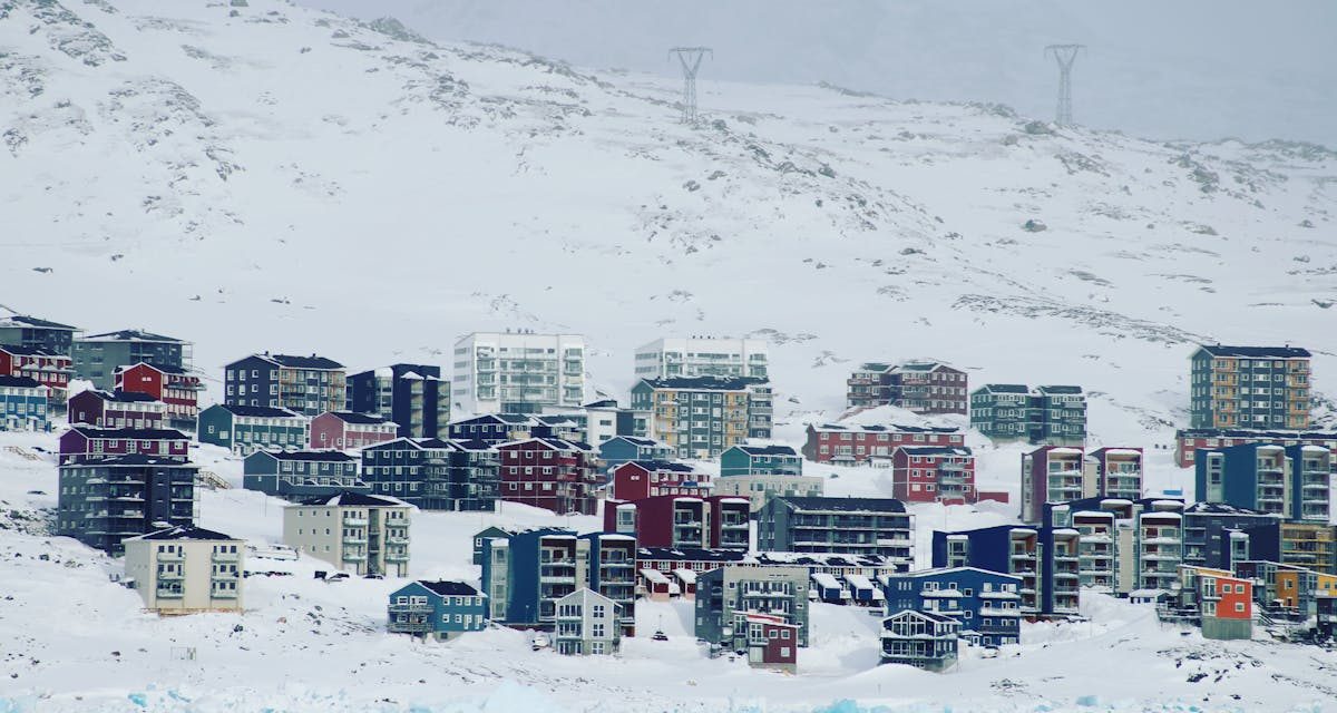 GROENLAND, LA TERRE POLAIRE PARMI LES ICEBERGS