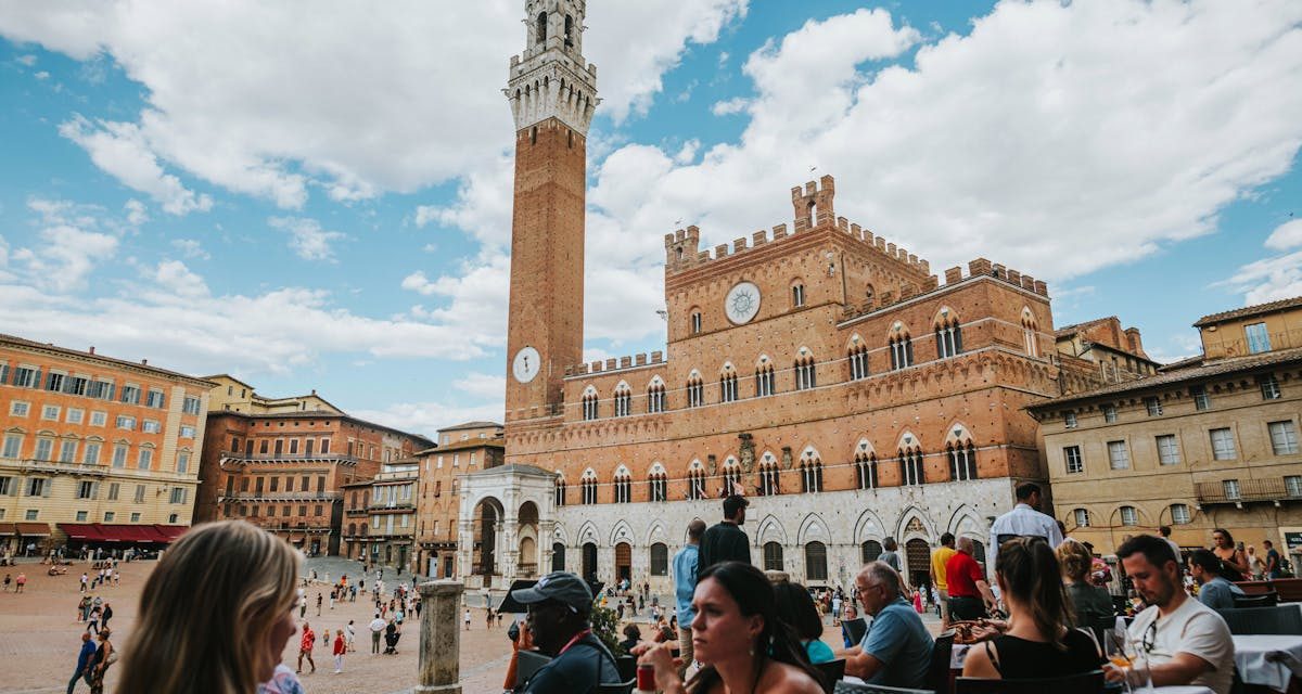 TRAVELER IN MEDIEVAL SIENA
