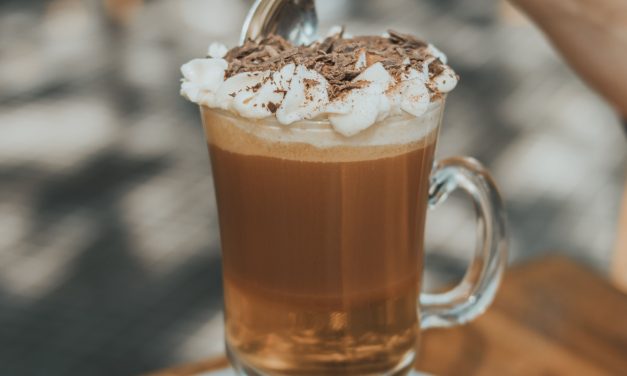 CREMA AL CAFFÈ, IL MOMENTO DEL PIACERE IN ESTATE